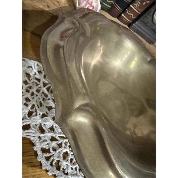 VTG Solid Brass Decorative Footed Bowl Centerpiece Cottage French Country Boho - Picture 3 of 9